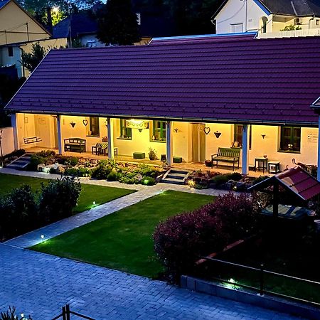 Ladislaus Schnaps-Haus Falusi Vendeghaz Csolnok Exterior foto