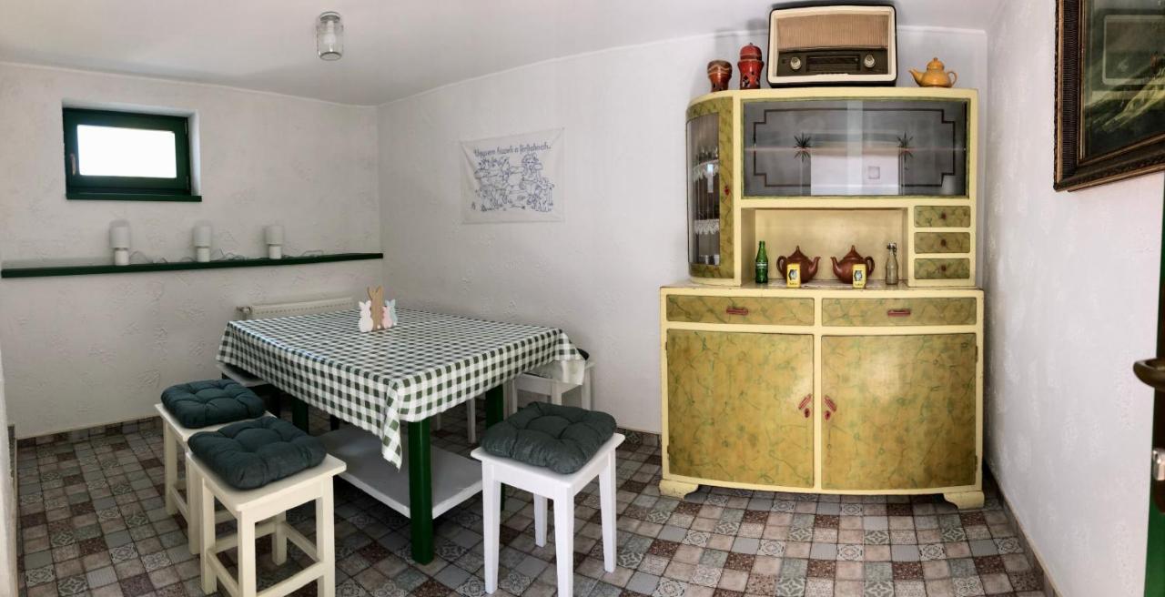 Ladislaus Schnaps-Haus Falusi Vendeghaz Csolnok Exterior foto