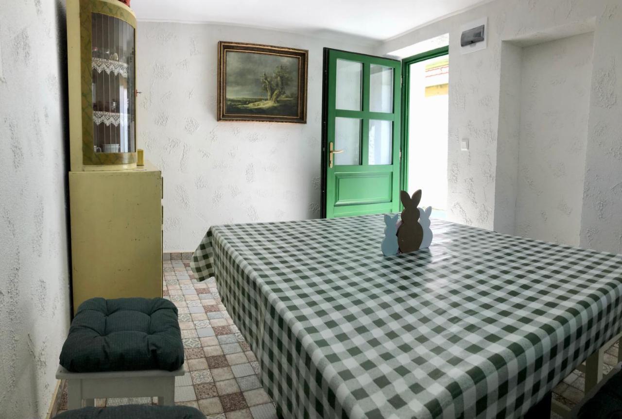 Ladislaus Schnaps-Haus Falusi Vendeghaz Csolnok Exterior foto